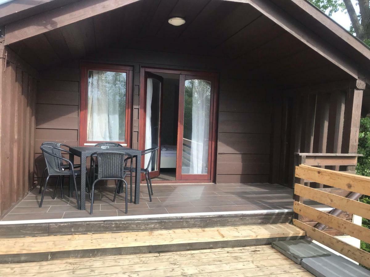 Tavi Panzio Es Etterem Bed & Breakfast Veresegyház Екстериор снимка