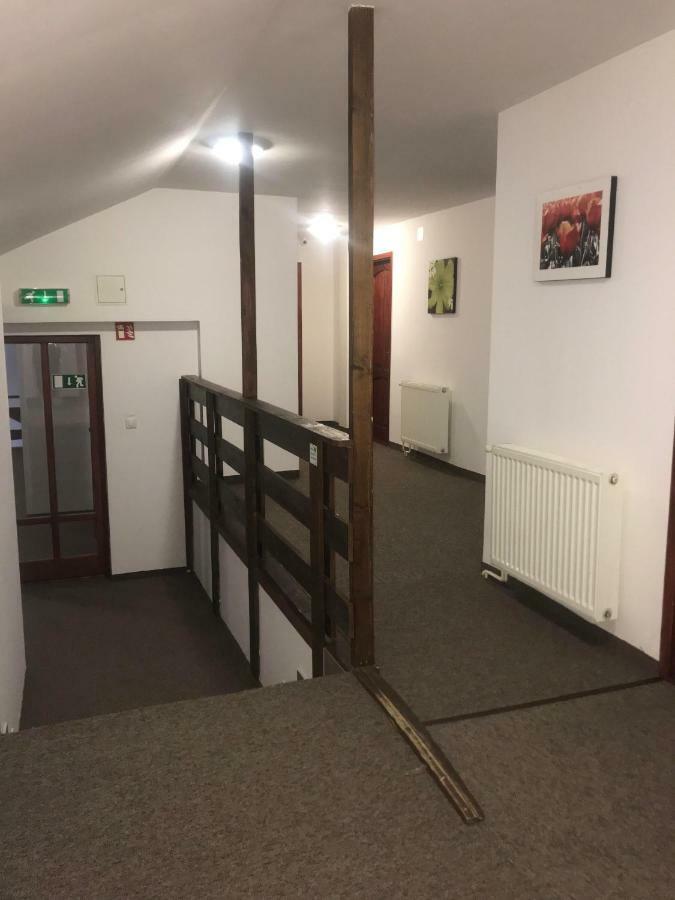 Tavi Panzio Es Etterem Bed & Breakfast Veresegyház Екстериор снимка