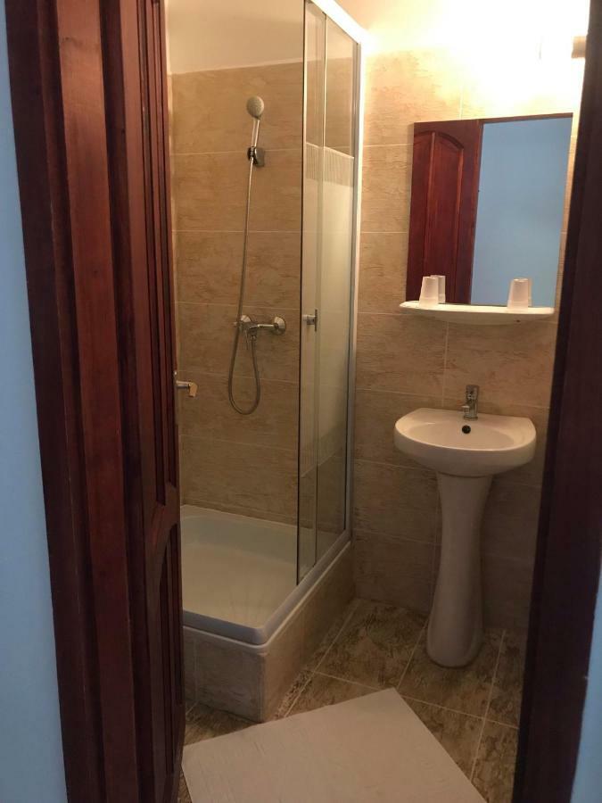 Tavi Panzio Es Etterem Bed & Breakfast Veresegyház Екстериор снимка
