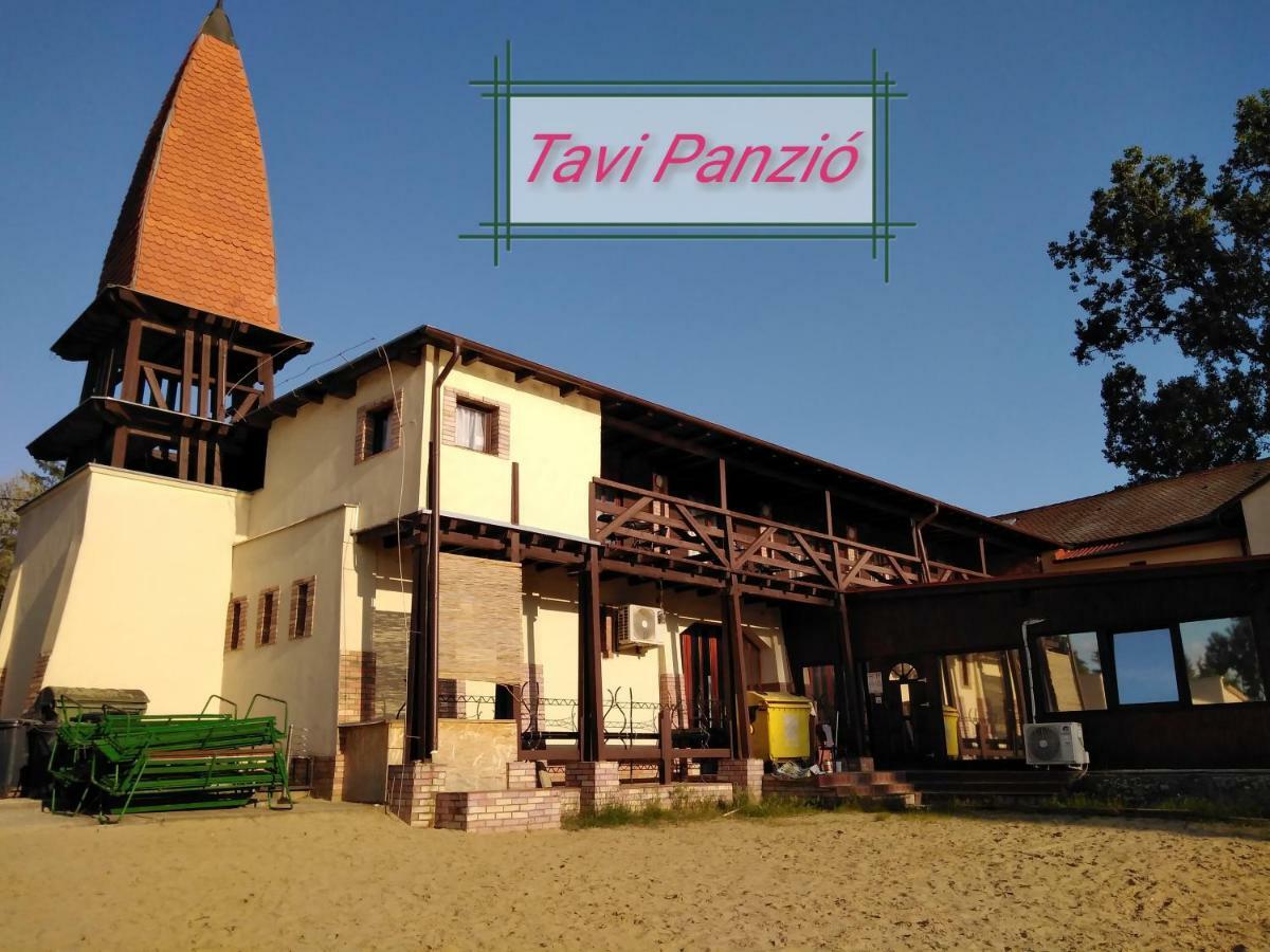 Tavi Panzio Es Etterem Bed & Breakfast Veresegyház Екстериор снимка