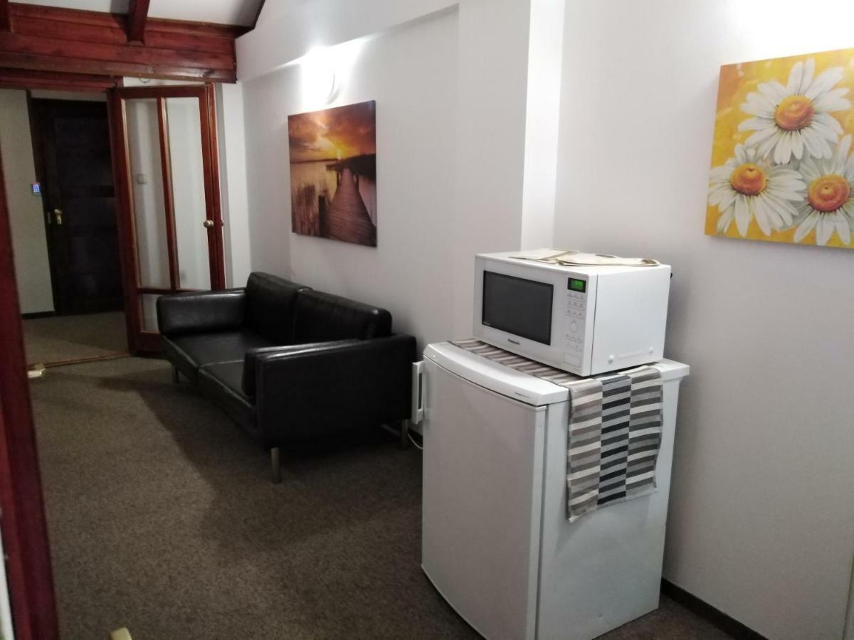 Tavi Panzio Es Etterem Bed & Breakfast Veresegyház Екстериор снимка
