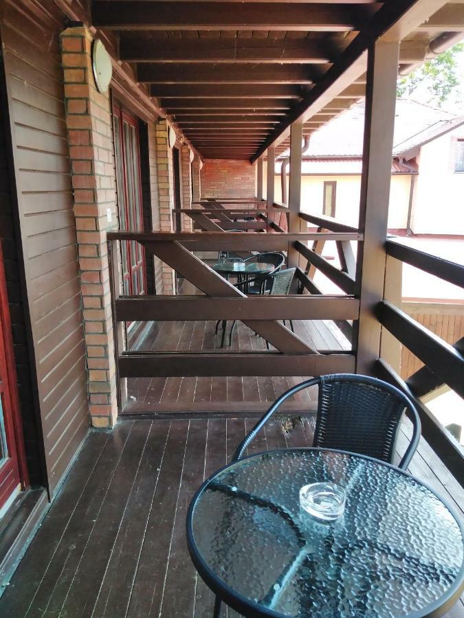 Tavi Panzio Es Etterem Bed & Breakfast Veresegyház Екстериор снимка