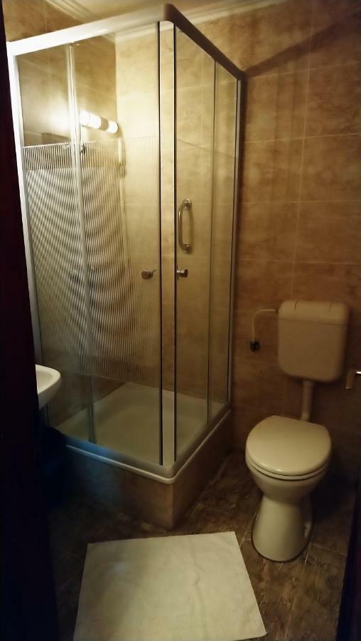 Tavi Panzio Es Etterem Bed & Breakfast Veresegyház Екстериор снимка
