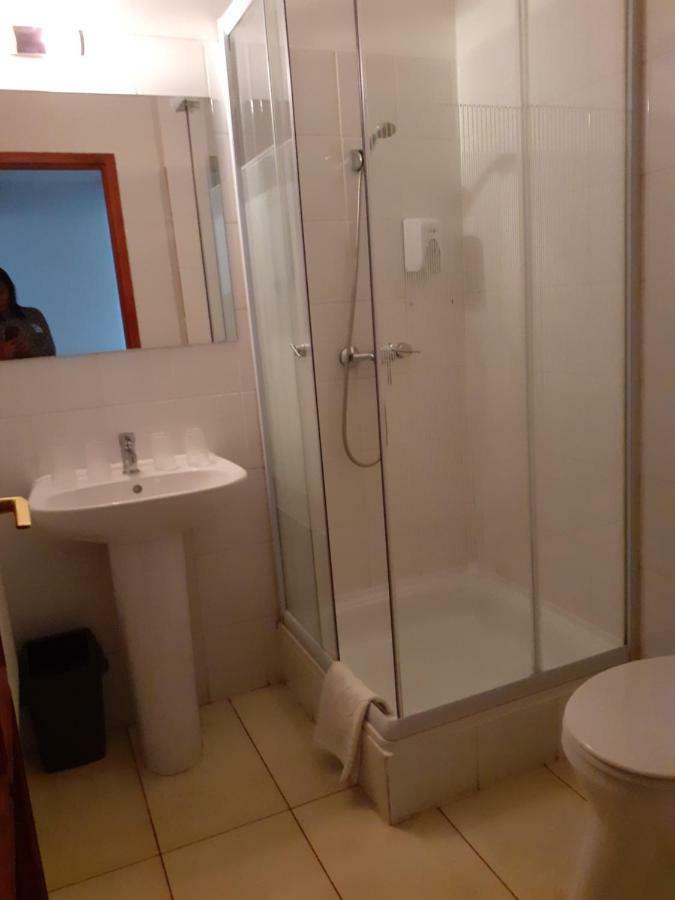 Tavi Panzio Es Etterem Bed & Breakfast Veresegyház Екстериор снимка